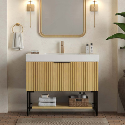 Meuble-lavabo de salle de bain avec lavabo, armoire de rangement autoportante en contreplaqué rayé avec tiroir et tablette ouverte encastrée en résine intégrée, pré-assemblée