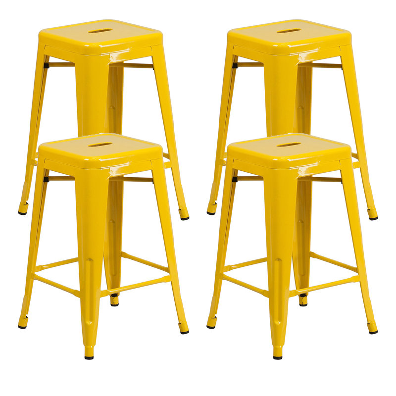 Tabouret de comptoir 24 "avec structure en métal, ensemble de 4 tabourets de bar intérieur / extérieur, Jaune
