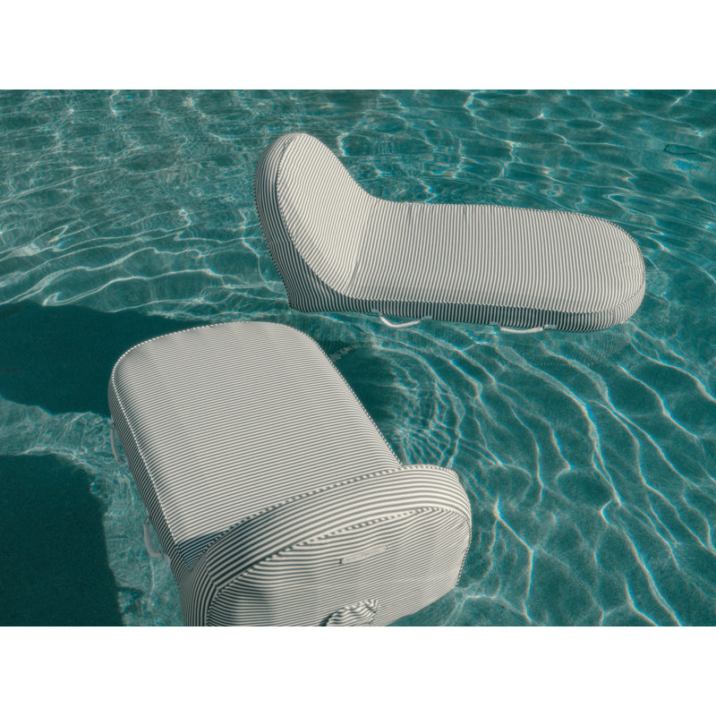 La chaise longue de piscine, Marine