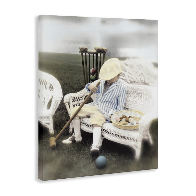 «Child with Croquet Mallet» par Kendra Dew, H 20 po x l 16 po