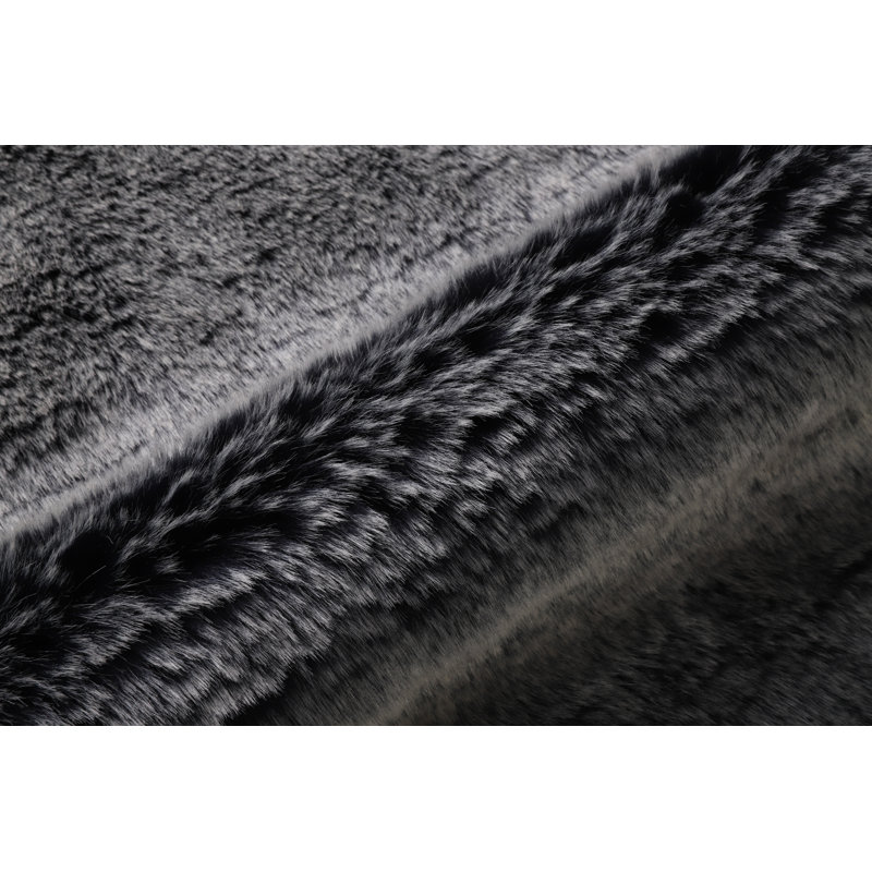 Tapis noir à poils longs Furry