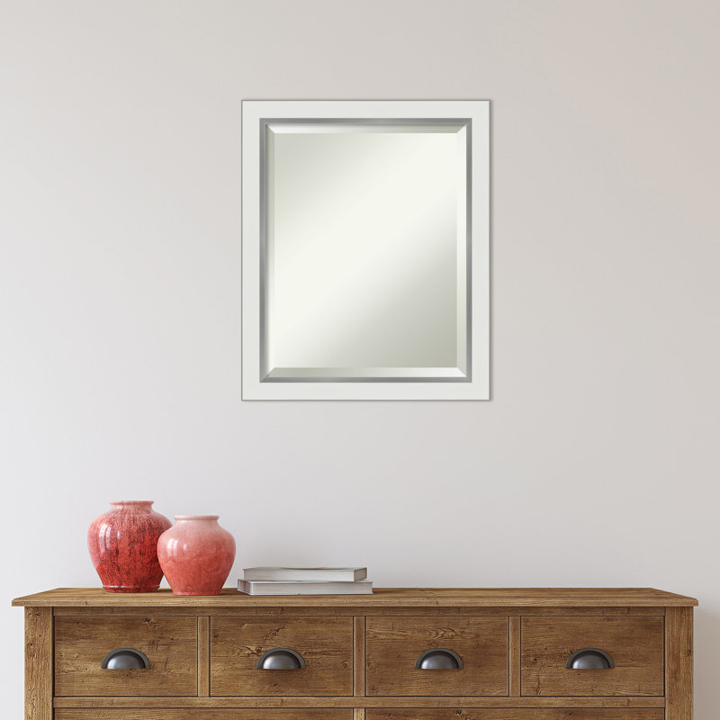 Miroir mural Quade, 19 po x 23 po, Blanc satiné / argent