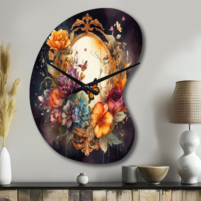 Miroir floral antique avec papillons I - horloges murales asymétriques florales en métal, impression d'horloge murale de forme unique mauve