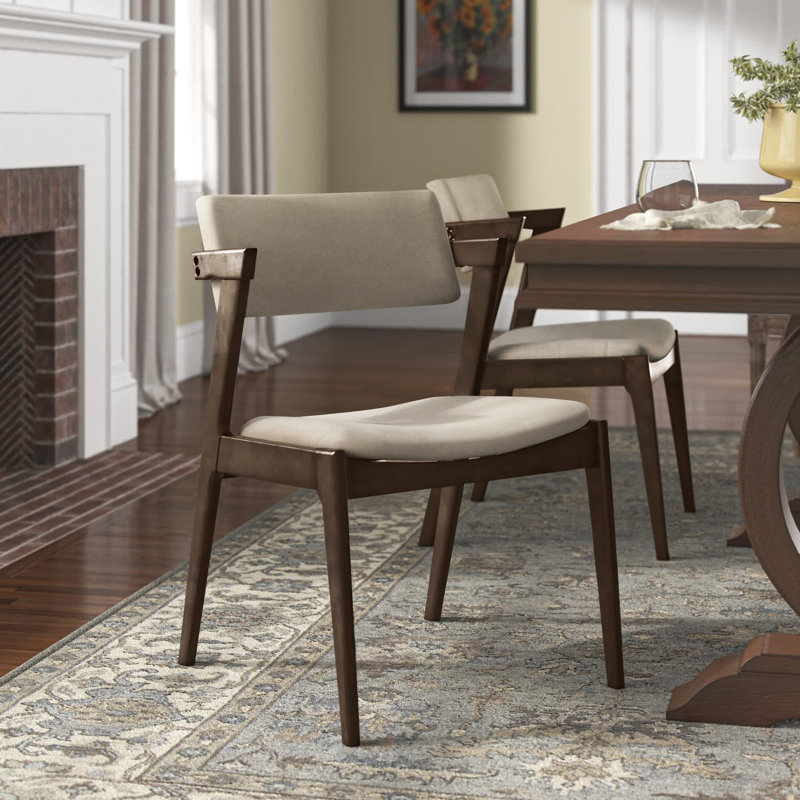 Chaise d'appoint rembourrée Keeler, Structure en noyer avec siège beige