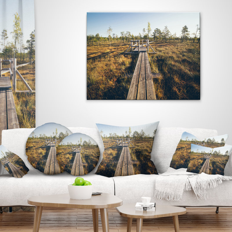 Sentier rétro à grain de bois - oreiller imprimé paysage, 16 po x 16 po, Coussin décoratif
