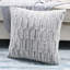 Housses de coussin en fausse fourrure-126135139-126135134