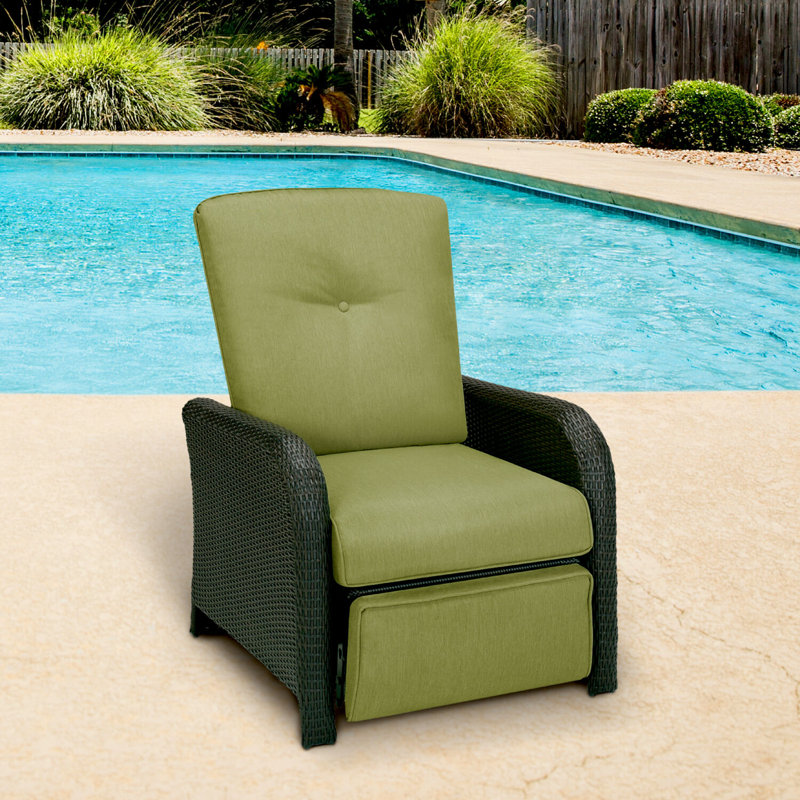 Wicker Outdoor Lounge Chair, Cilantro Green