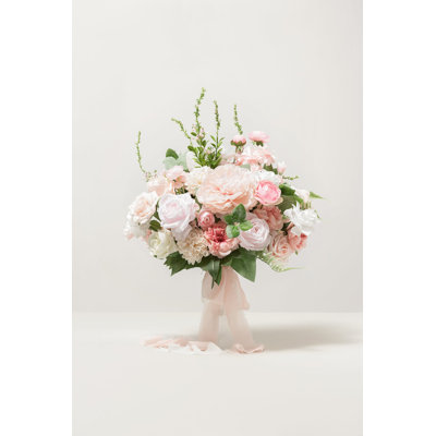 Bouquet de mariée Ling's Moment, forme libre moyenne, dans les tons blush et crème.