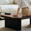 Table basse moderne de style médiéval-128964126