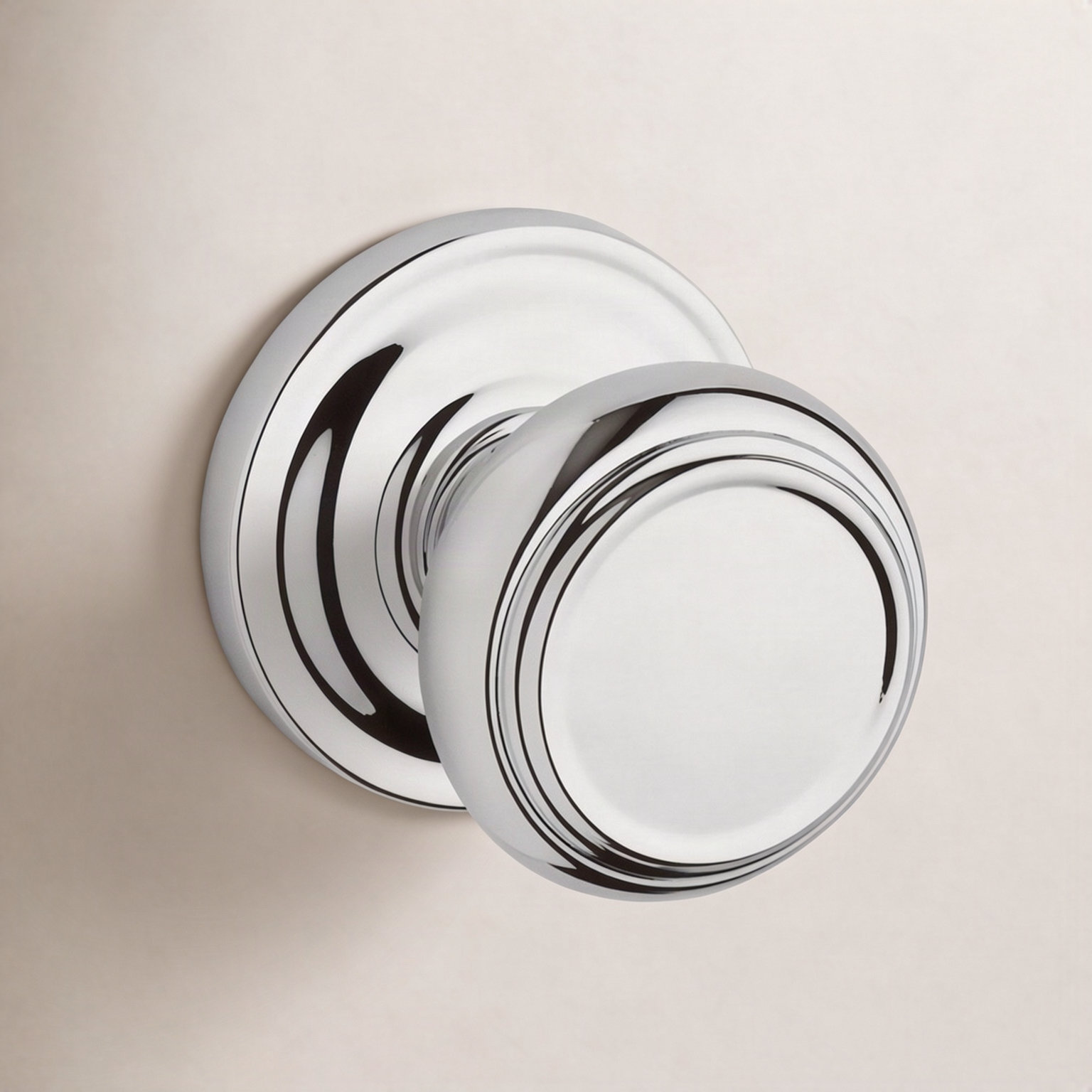 Traditional Privacy Door Knob with Round Rose, Polished Chrome