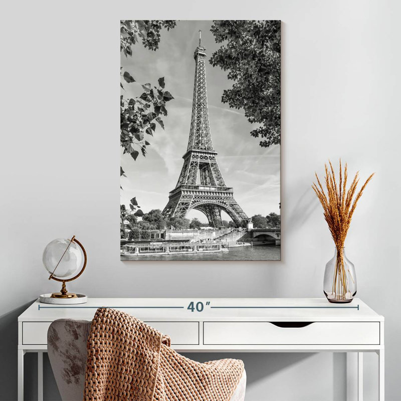 Lilie, Tour Eiffel et la seine, H 30 po x l 20 po