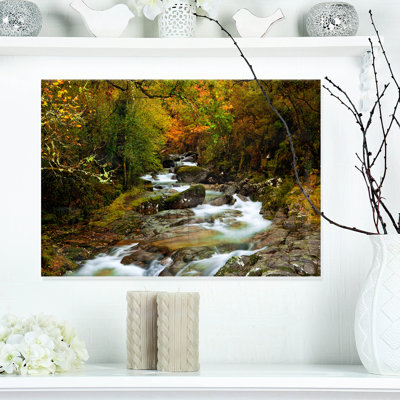«Flowing River in Autumn», reproduction de photo sur toile tendue