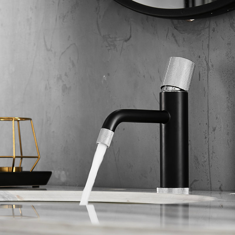 Robinet de salle de bain contemporain - noir mat et argent avec valve de cartouche pour rouiller les empreintes digitales