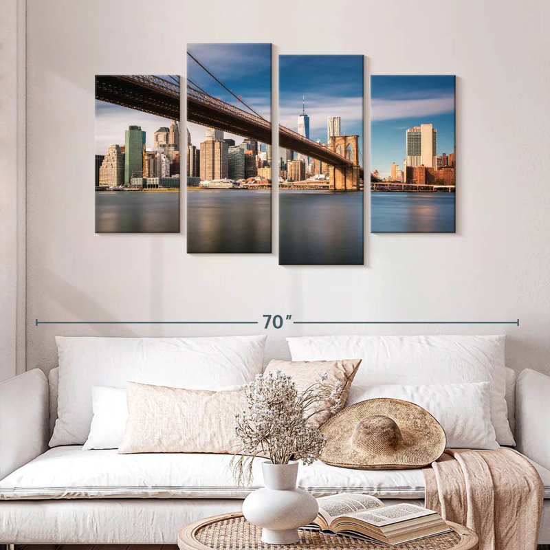Marchelle reliant le pont de Brooklyn