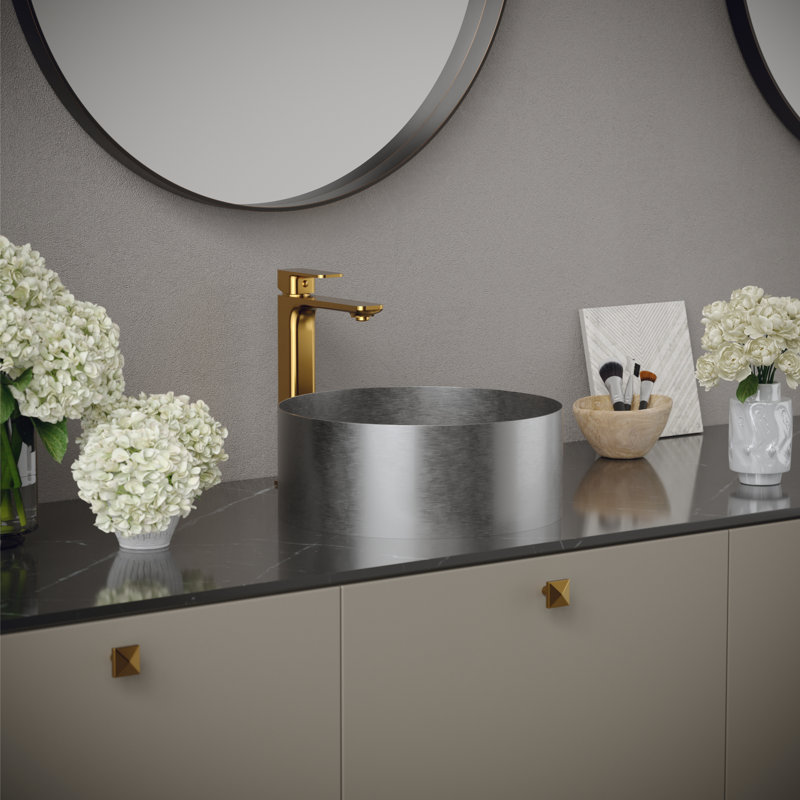Single-handle Bathroom Faucet with Drain Assembly, Gold