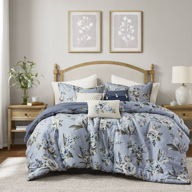 Salara Reversible Vintage Floral 7 Piece Comforter Set, California King Comforter + 6 Additional Pieces, Blue