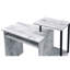 Bureau d'ordinateur Kd avec tablette et plateau pour clavier, style antique blanc et noir.