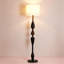 Blanc + brun noisette + lin noir + lampes sur pied de forme libre en bois massif