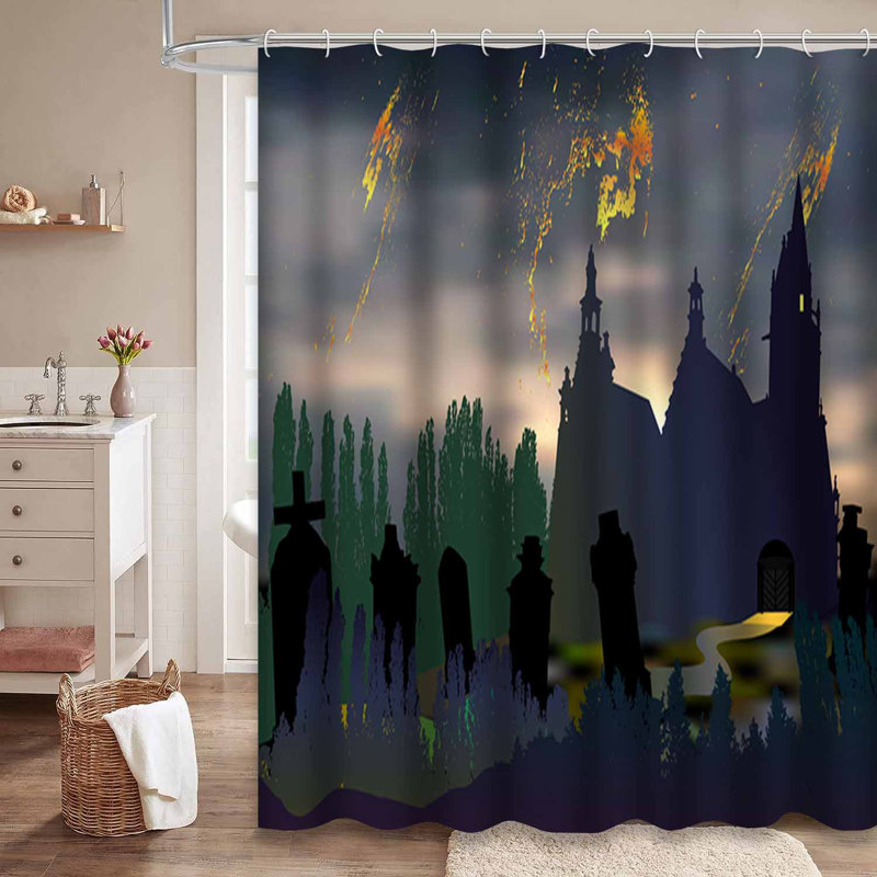 Rideau de douche Scary Halloween Landscape, L 72 po x l 78 po