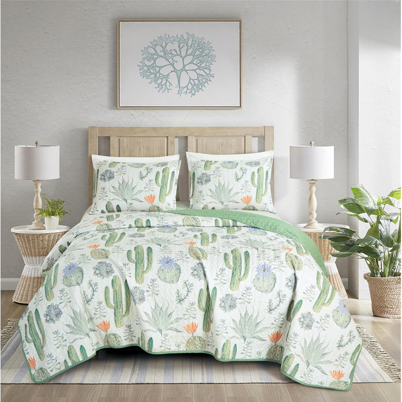 King White Microfiber Southwestern Quilt Set with Cactus Design