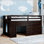 Lit mezzanine simple avec armoire de rangement et tablettes