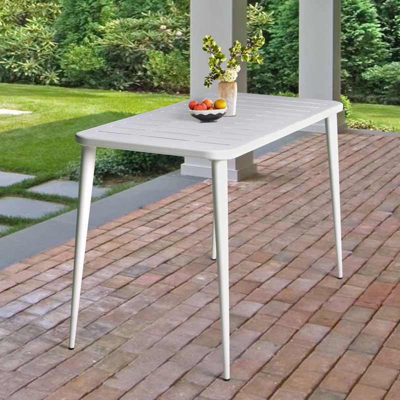 Table de salle à manger en métal Gussi