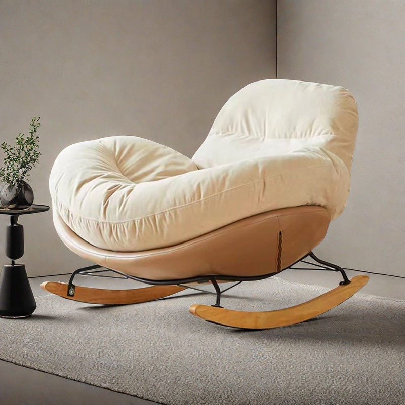 Chaise berçante crème en escargot, Café crème