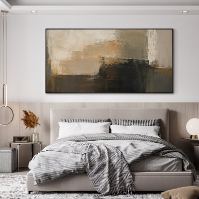 Très grand art mural imprimé sur tissu - Composition abstraite de blocs de couleurs horizontales minimalistes avec des couches de beige crème foncé, de bleu profond et de corail discret.