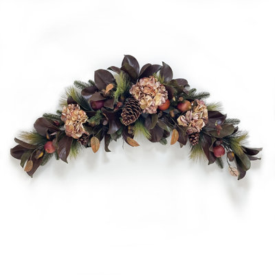 HYDRANGEA AND MAGNOLIA LEAF SWAG