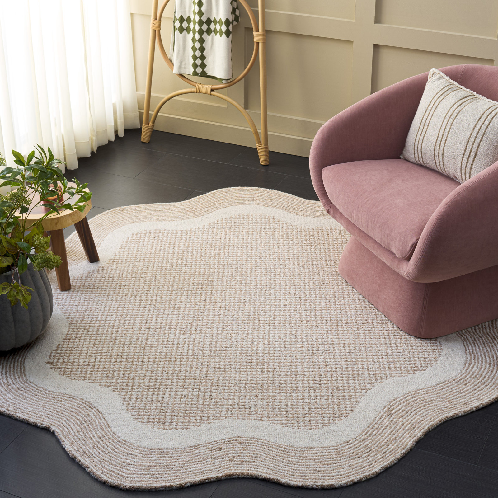 Hand-Tufted Geometric Wool Rug, Round 6'