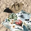 Serviette de plage pour oiseaux et fleurs tropicales 1Pcs, microfibre luxuriante à motif d'orchidée pour l'été, piscine, voyage, activités de plein air, unisexe.