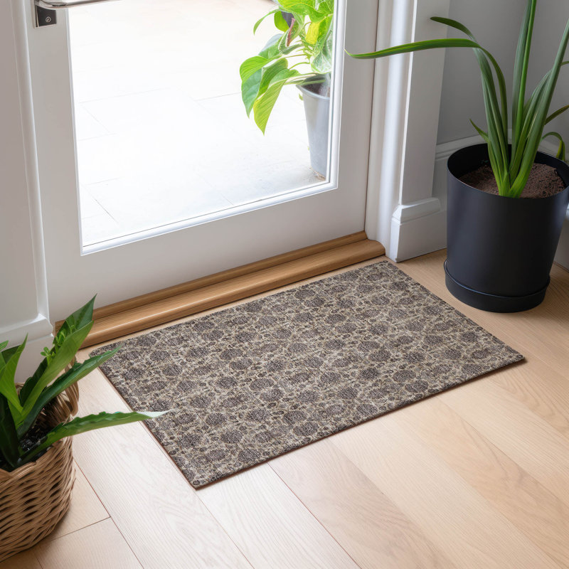 Naadiya Washable Floral Indoor / Outdoor Rug, Rectangle 1'8" x 2'6"