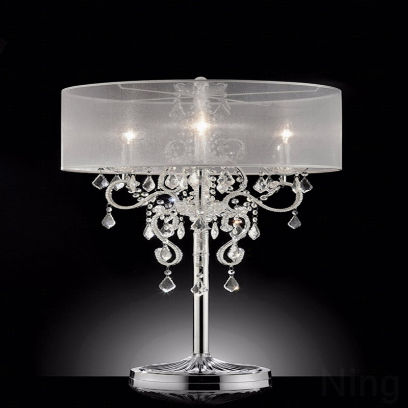 Lampe de table - 35 "de haut" Evangelia ", finition argentée et détails en cristal