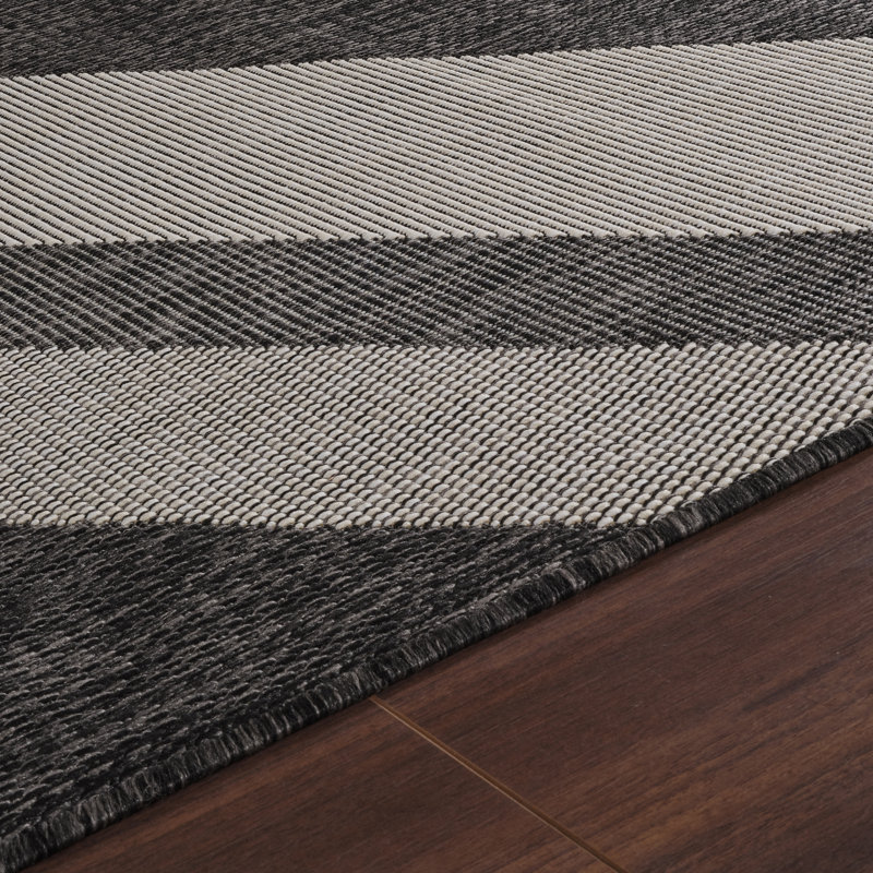Aleeana Area Indoor/Outdoor Rug, Rectangle 160 x 213cm