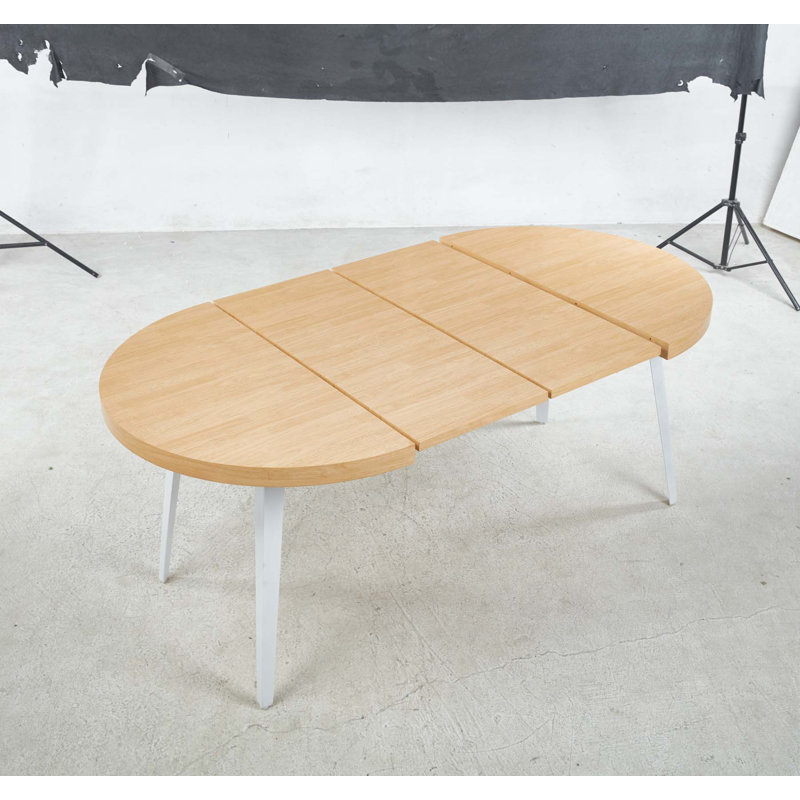 Table de salle à manger et de bureau extensible avec pieds en métal, plateau en panneau de fibres à densité moyenne et finition en chêne, parfaite pour une utilisation polyvalente et peu encombrante.