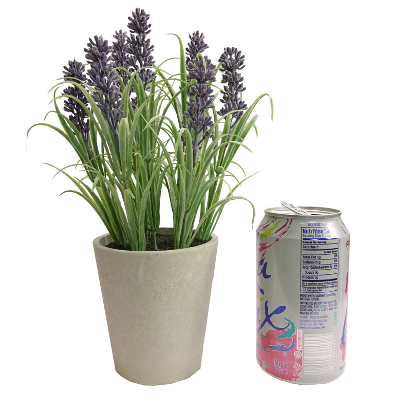 Ensemble de fleurs florales en pot en faux dessus