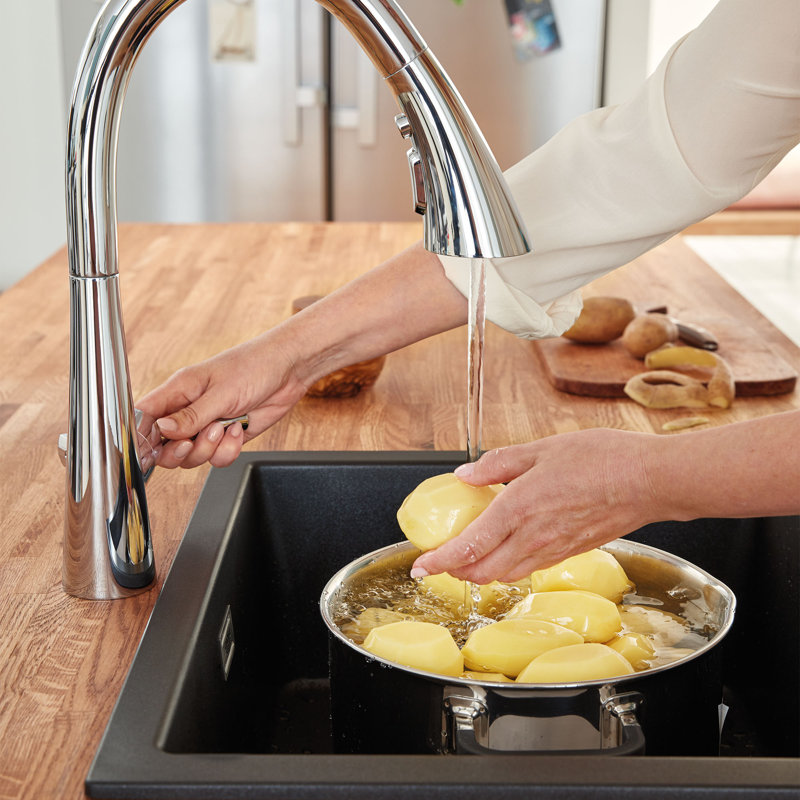ZEDRA Single-Handle Pull Down Kitchen Faucet Triple Spray 1.75 GPM, StarLight Chrome