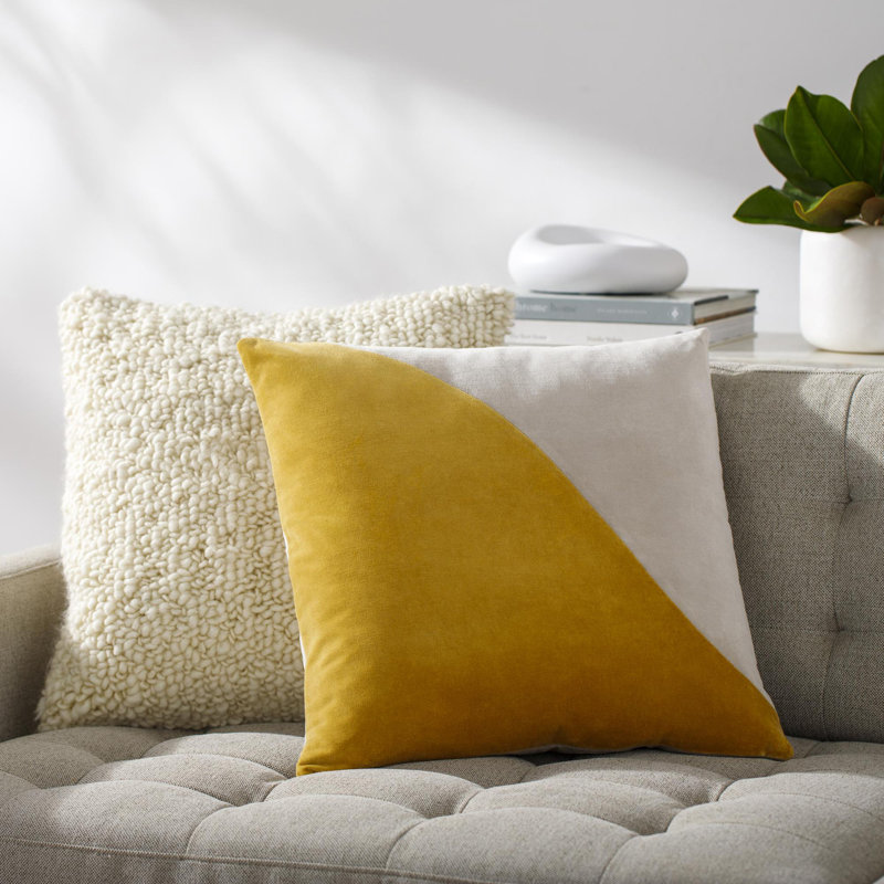 Coussin en coton Denny Edgar, Polyester/ Bourre en polyester, H 22 po x l 22 po, Cari citron