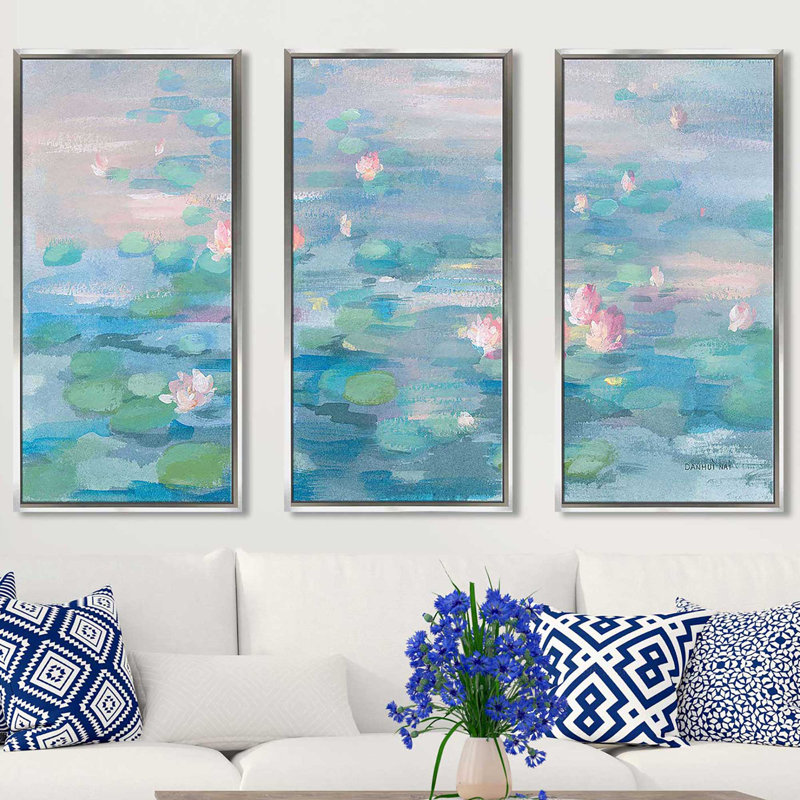 «Sunrise Waterlilies Crop» par Danhui Nai, peinture sur toile flottante 3 pièces, L 52,5 po x H 33,5 po