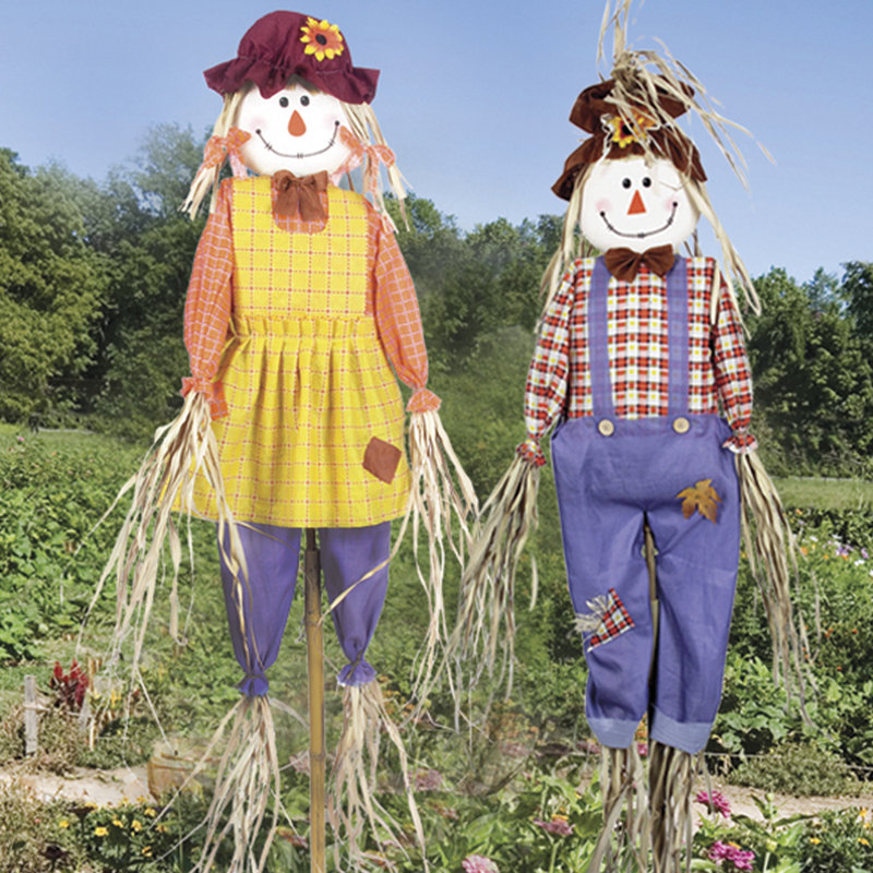 Torgerson People Straw Garden Statue