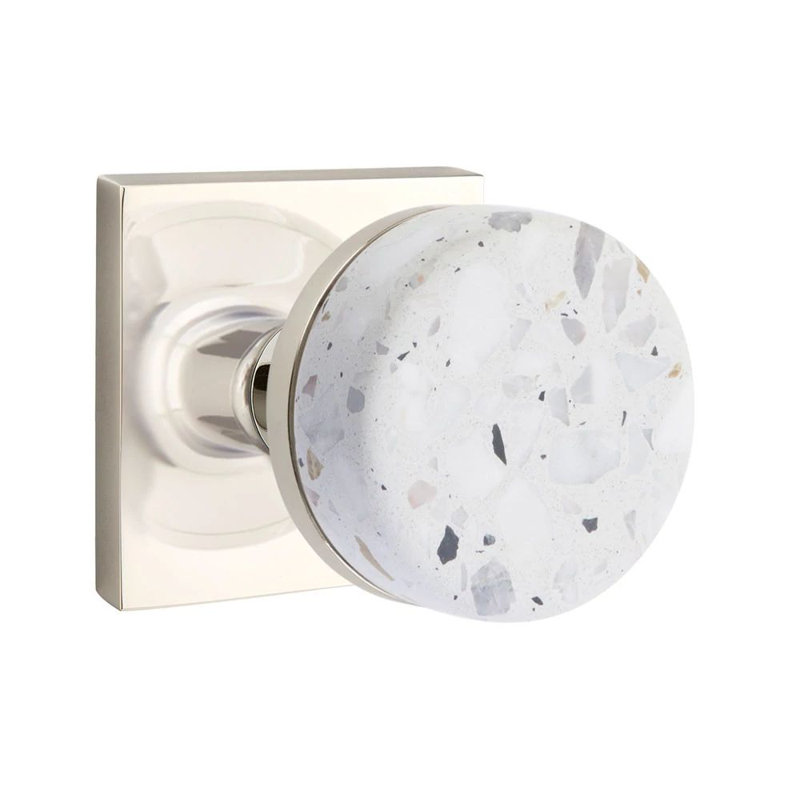 Mortaise intérieure Emtek Select avec rosette carrée et tige conique, bouton terrazzo clair (LH), Nickel poli