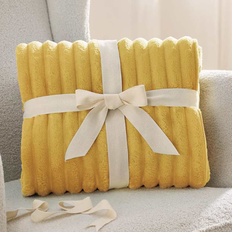 Bedsure Flannel Fleece Blanket for Girls, 300 GSM Soft and Cozy Blanket for Dorm & Home Decor, All-Season Gift, Full, Honey