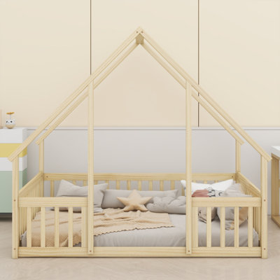 Lit en bois avec rails de sécurité