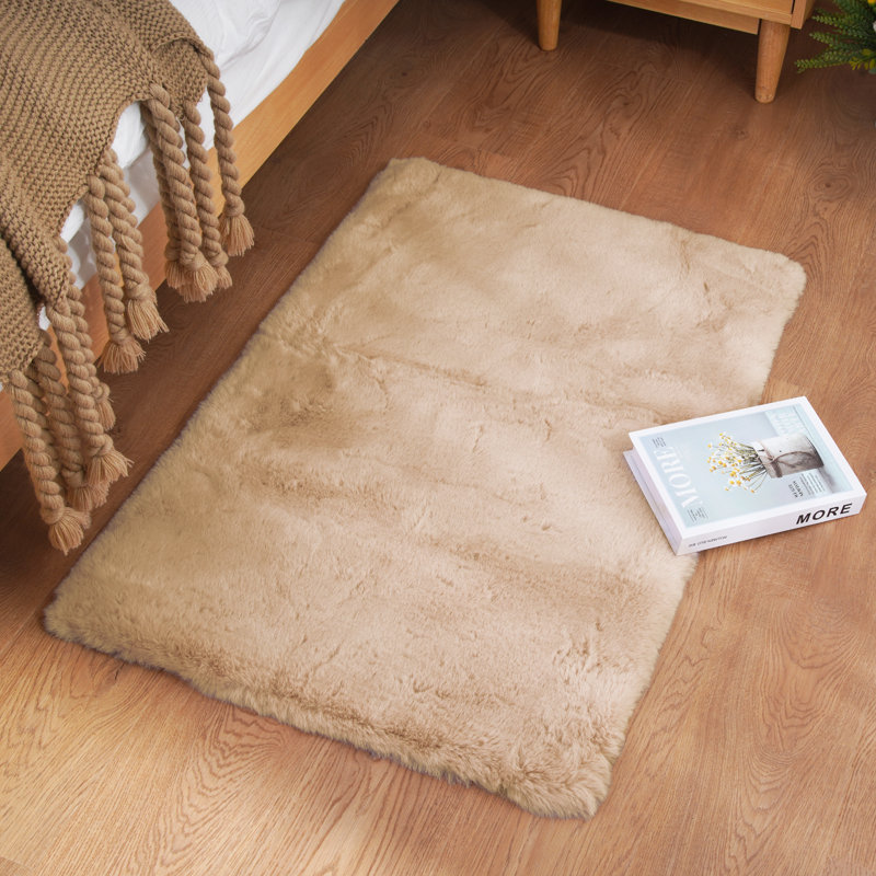 Tapis beige en simili lapin Tristion Cozy, Rectangle 2 pi x 3 pi