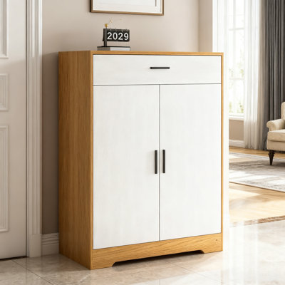 Armoire à chaussures polyvalente en bois avec cloisons réglables et plusieurs tablettes pour une meilleure organisation