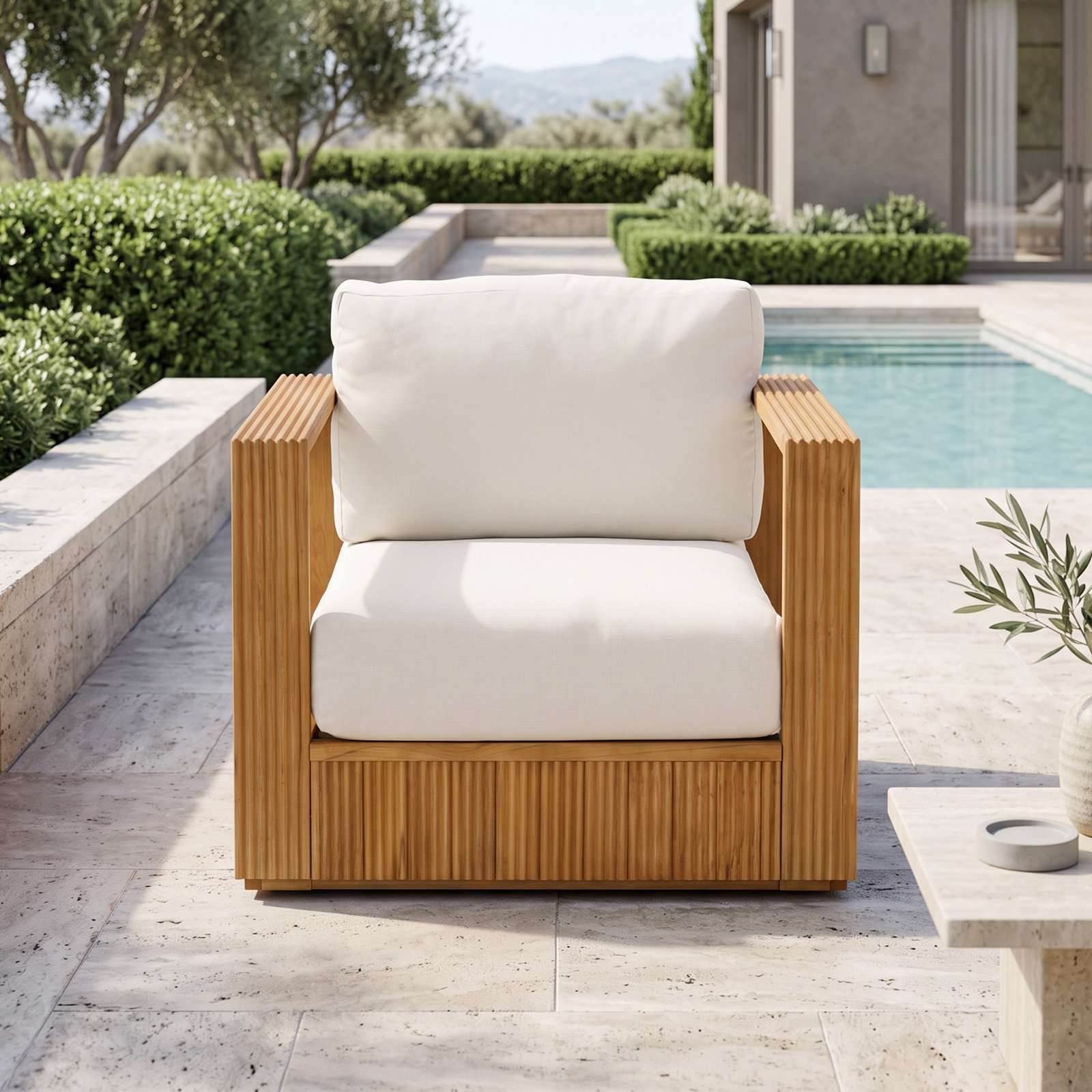 Ottava Outdoor Lounge Chair