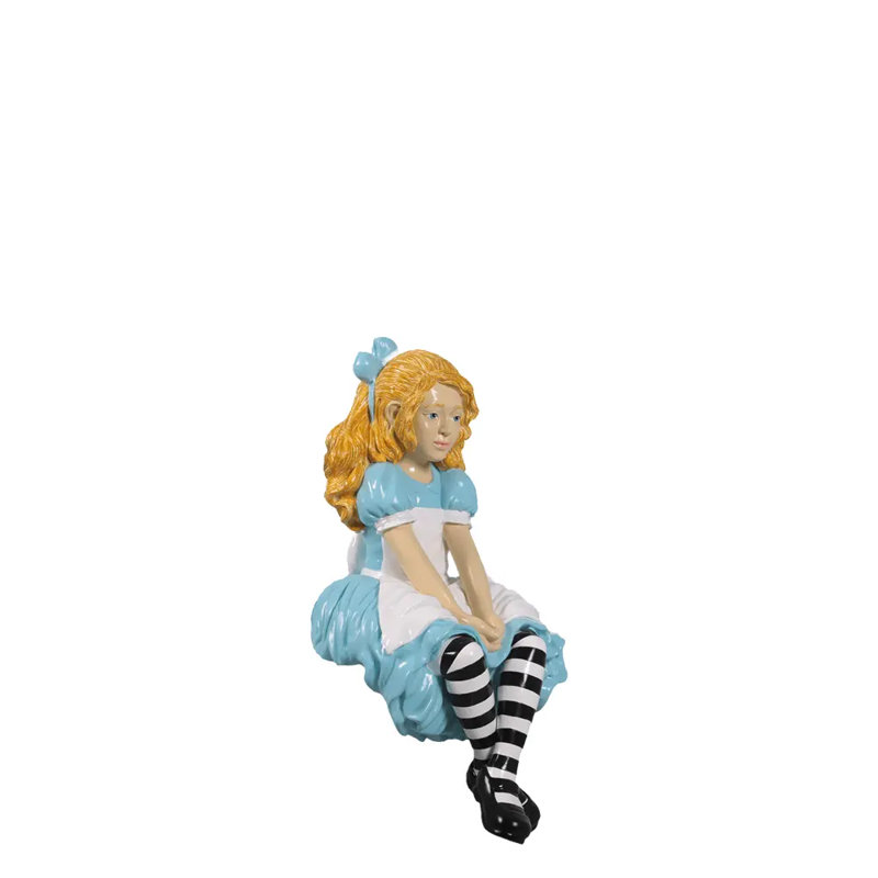 Statue Alice assise