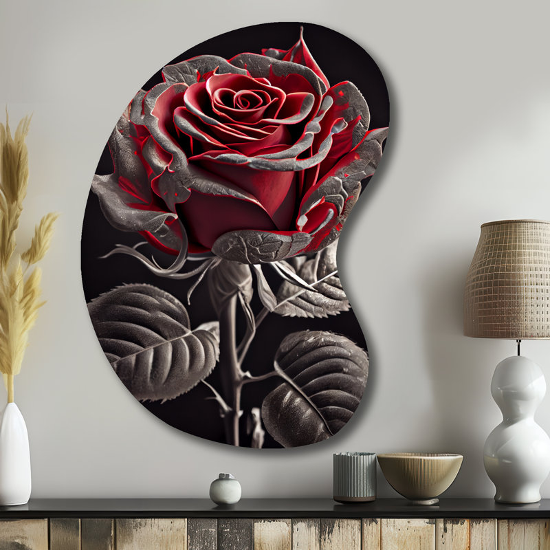 «Blossoming Rose» en rouge et gris I - forme florale - art mural asymétrique en métal, H 39 po x l 28 po