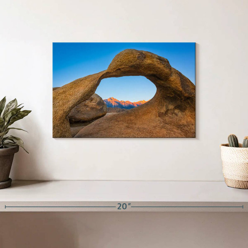 Alvord Iconic Mobius Arch