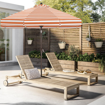 Parasol de marché festonné en oléfine de 2,74 m (9 pi) avec inclinaison et levage à manivelle